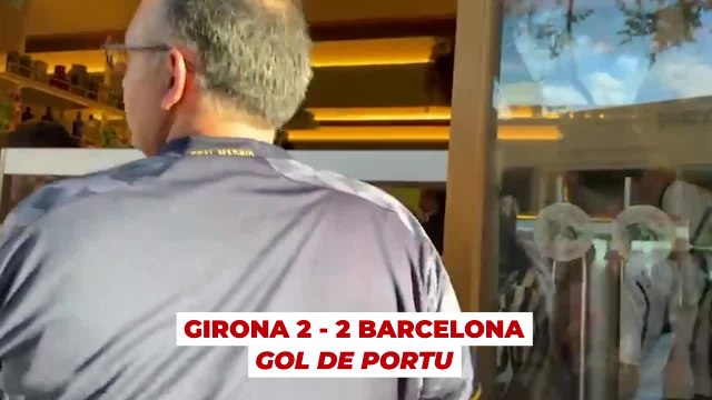 Aficionados del Real Madrid celebran la derrota del Barça y el campeonato del Madrid