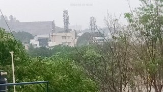 VIDEO लगातार दूसरे दिन तेज हवाओंं के साथ आई बौछारों ने शहर को भिगोया
