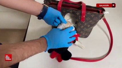 Mickey Mouse karakterinin içinden uyuşturucu çıktı