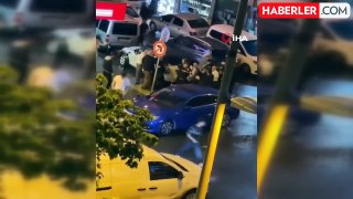 Esenler'de cadde ortasında tekme tokat kavga kamerada: 1 yaralı