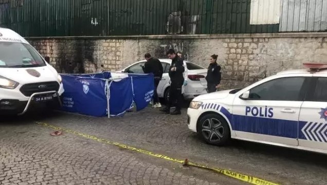 Kağıthane’de bir kişi, otomobilde başından silahla vurulmuş halde ölü bulundu