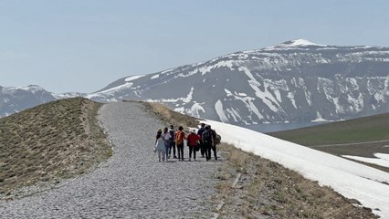 Doğayla iç içe bir ambiyans Nemrut Krater Gölü