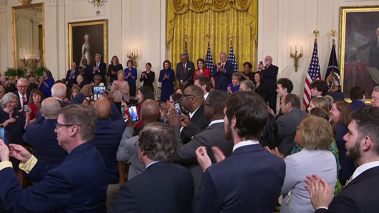 Biden ehrt verdiente US-Demokraten mit Freiheitsmedaille