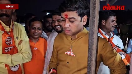 म्हात्रेंच्या स्टॉलला  दिली शिंदेंनी भेट,  घेतला भजींचा आस्वाद !