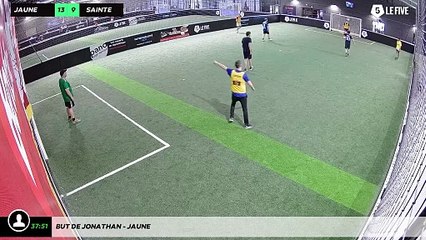 But de Jonathan - JAUNE