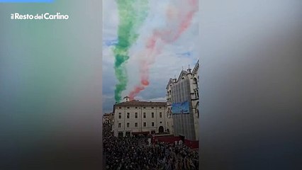 Tải video: Ferrara, lo spettacolo delle frecce tricolori: il video