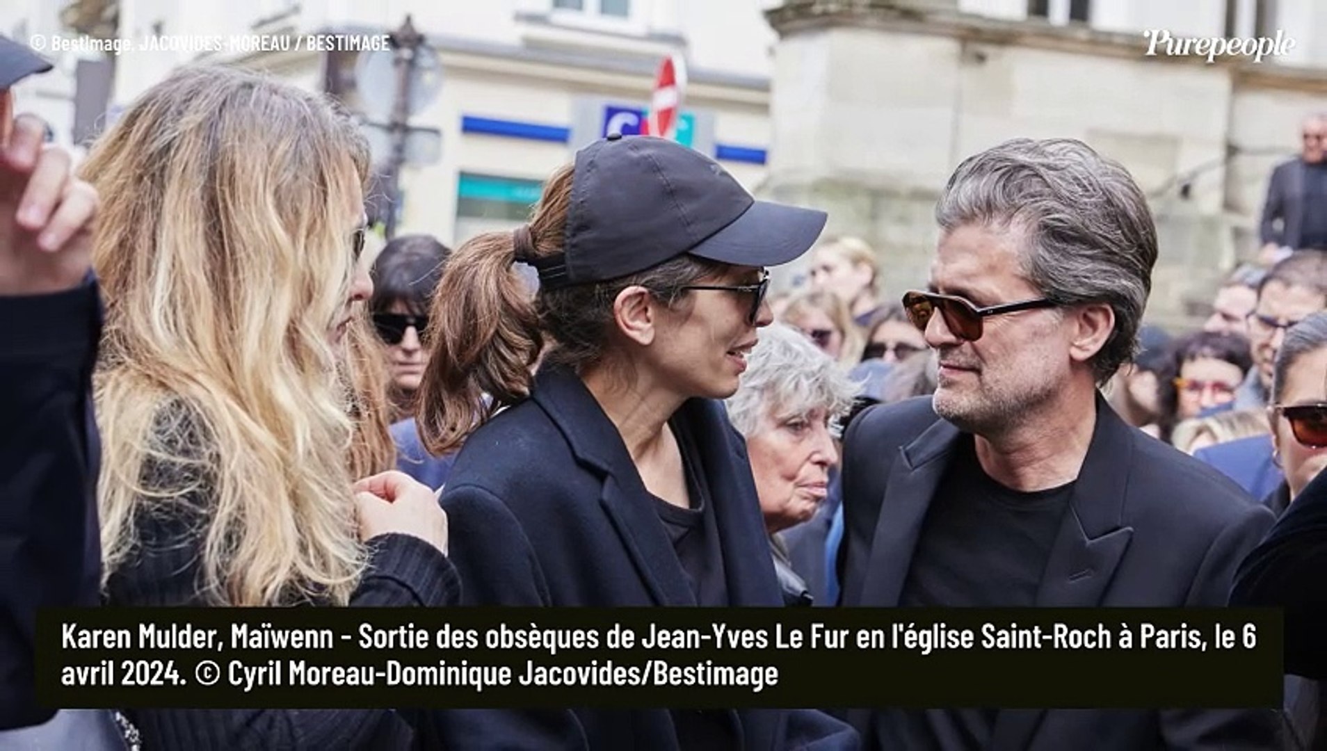 Jean Yves Le Fur Laetitia Casta, Aperçue à La Sortie De L'église