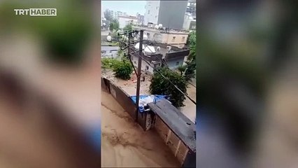 Şırnak'ta yağış etkili oldu: Cadde ve sokakları su bastı