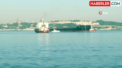 İstanbul Boğazı'nda gemi trafiği askıya alındı