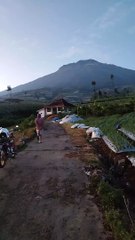 pemandangan topview sumbing