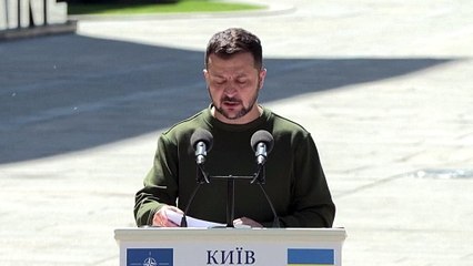 Rússia emite mandado de busca contra presidente ucraniano Volodimir Zelensky