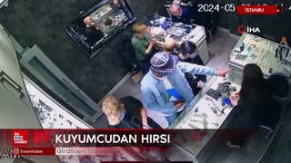İstanbul'da girdikleri kuyumcudan 5 bilezik çalan hırsızlar kamerada