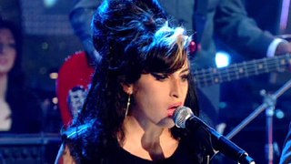 Amy Winehouse comparó la fama con un 'cáncer terminal'