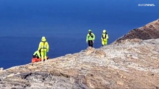 شاهد: إنقاذ سائح ألماني مسن سقط على جبل في جنوب إيطاليا