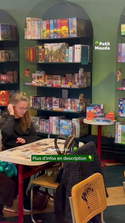 Plongez dans l'effervescence créative du Ground Control à Paris, un lieu vibrant où la culture, la gastronomie et la convivialité se rencontrent !   Situé dans un espace industriel rénové, le Ground Control offre une expérience unique avec ses food tr