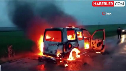Seyir halindeki araç alev alev yandı