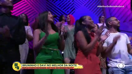 Bruninho e Davi cantam "E Essa Boca, Aí?" no palco do Melhor da Noite