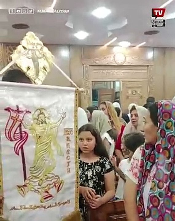 زفة الايقونة بالزغاريد .. أقباط مصر يحتفلون بقداس عيد القيامة المجيد