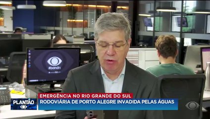 Rodoviária de Porto Alegre é inundada por fortes chuvas