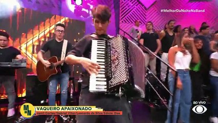 Loubet anima palco do Melhor da Noite com "Vaqueiro Apaixonado"