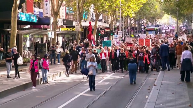 Victorian government considers expanding police powers to issue permanent bans on family violence perpetrators