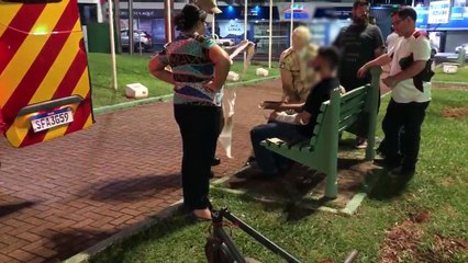 Rapaz sofre queda de patinete e é socorrido pelos Bombeiros próximo à Praça do Migrante