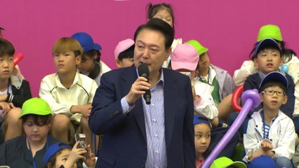 尹, 청와대로 어린이 초청..."어린이 만남은 설레는 일" / YTN