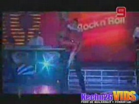 Play hound dog by Emilia Attias and Lucas Tortoricci