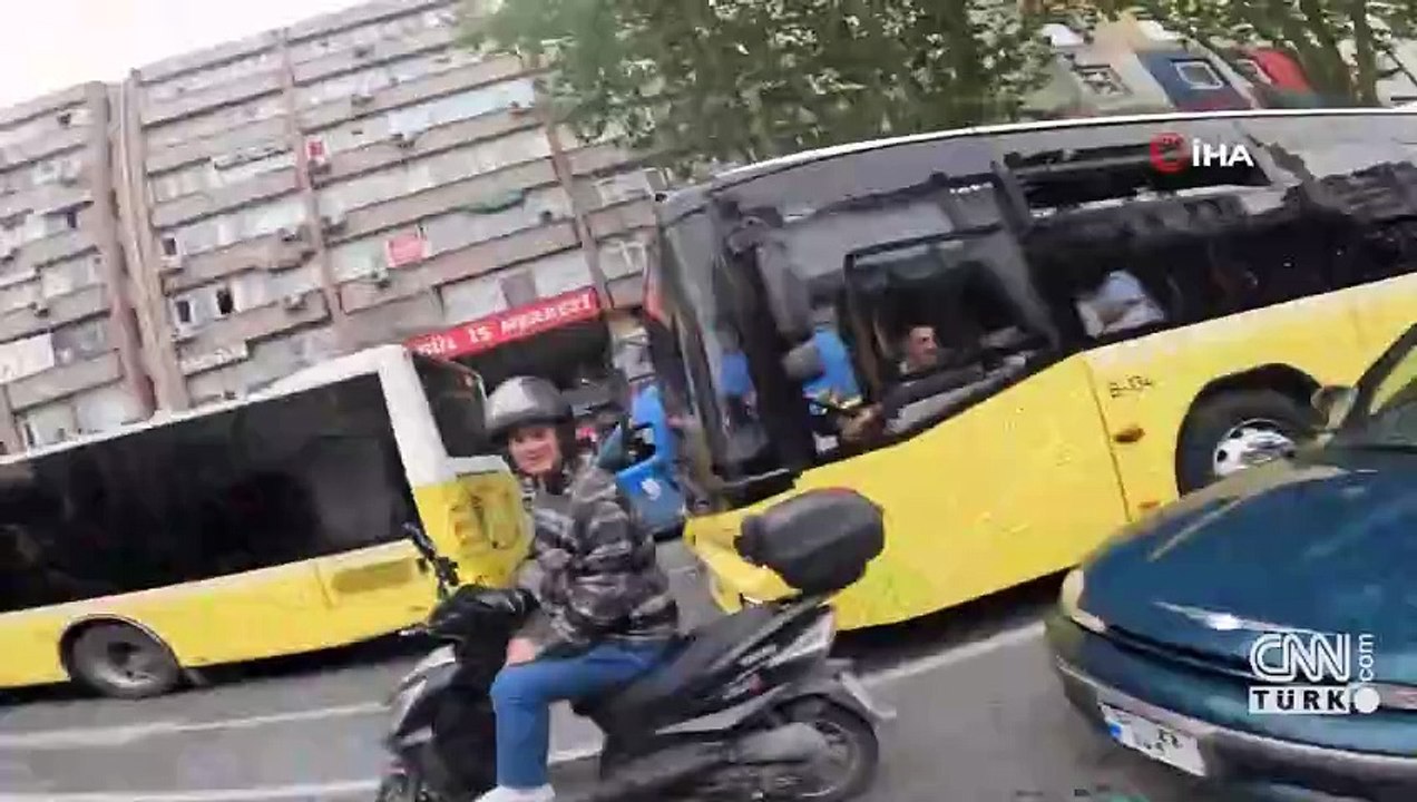 İstanbul’da trafikte kahkahaya boğan kaza: Annesi çıktı