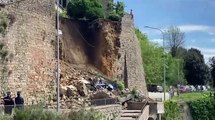 Crollo in diretta delle mura di Volterra: accade nello stesso punto del primo cedimento