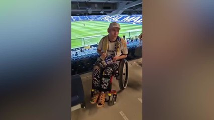 Vinicius invita al Bernabéu a un joven con parálisis cerebral y le recibe en casa