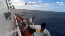 Pantelleria, la Guardia Costiera salva cinque persone dal mare mosso