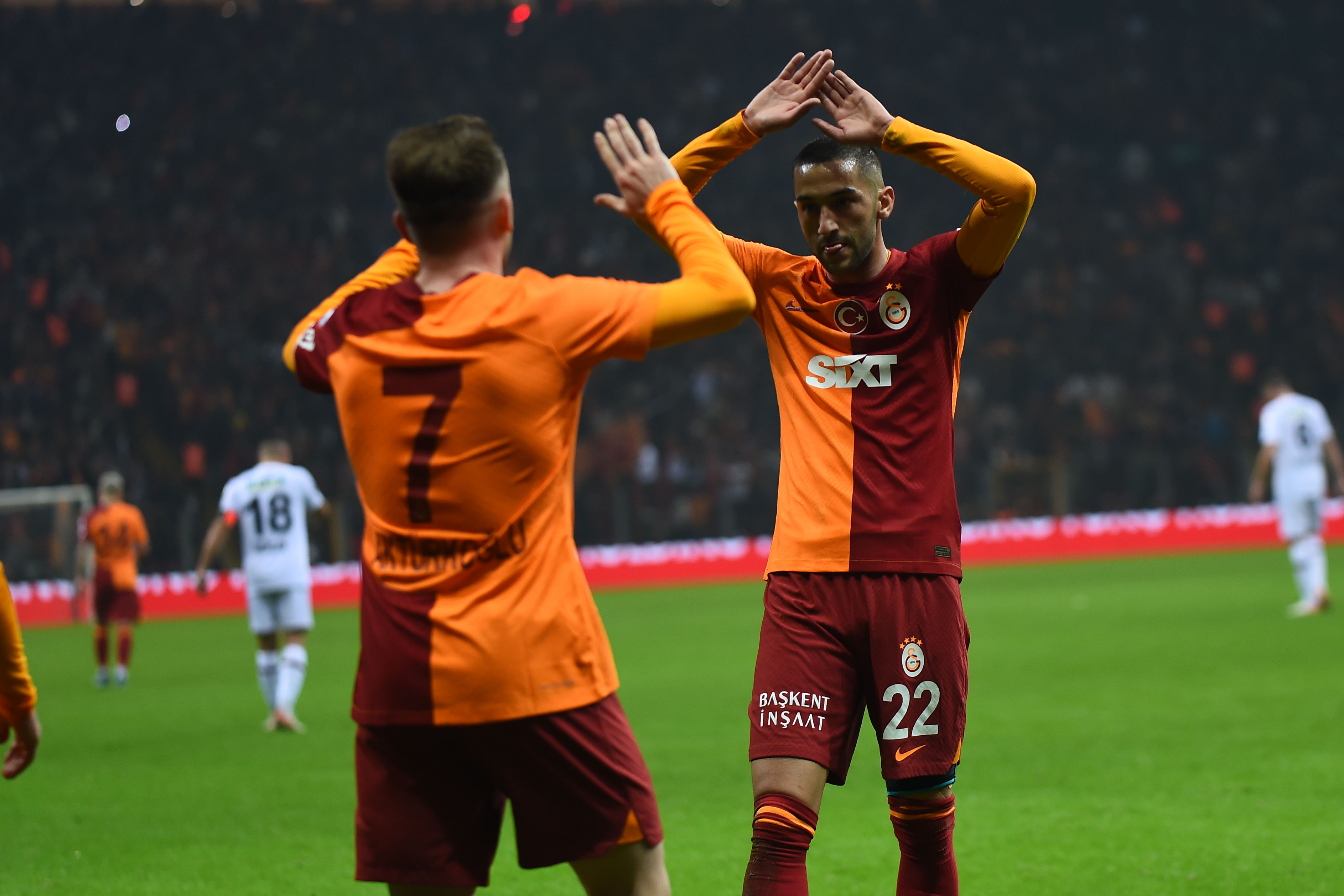 Süper Lig : Ziyech et Icardi s'amusent contre Sivasspor avec un festival de beaux buts (6-1)