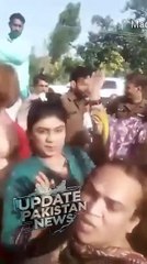 وردیاں اتاروں چوزیاں پہنوں | Take off the uniforms and put on the bangles... After the elder brother and the younger brother... the entry of the middle brothers