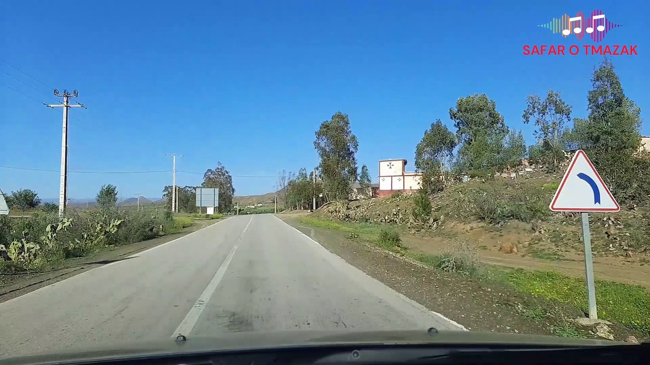 إيقاعات الأمازيغ: رحلة موسيقية تلامس الروح عبر جبال الأطلس - Amazigh Rhythms: A Soul-Stirring Music Odyssey through the Atlas Mountains