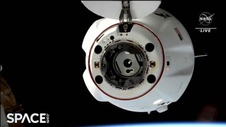 Watch How Astronauts Relocates A SpaceX Dragon Capsule - Time-Lapse Highlights
