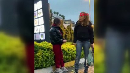 Sokak ortasında kızını dövdü, tepki gösterenlere ‘Alın sizin olsun’ diyerek uzaklaştı