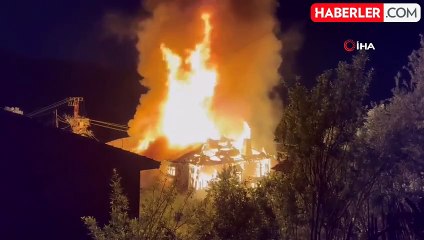Kastamonu'da çıkan yangında ahşap ev küle döndü