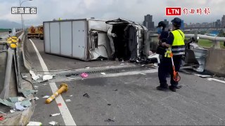 台64線死亡車禍！貨車閃賓士超車 遭BMW撞翻釀1死1傷(翻攝畫面)