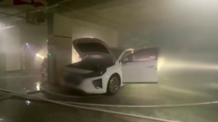 김포 아파트 지하주차장서 전기차 화재...인명피해 없어 / YTN