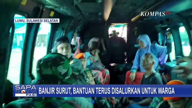 TNI AU Evakuasi 15 Warga Latimojong Korban Longsor yang Terisolasi Menuju Posko Utama