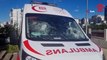 Hasta yakını kürekle ambulansa saldırdı: Hamile sağlık çalışanı yaralandı