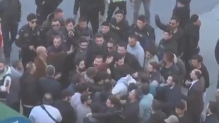 İstanbul'da 'Filistin'e destek' yürüyüşünde trafik gerginliği