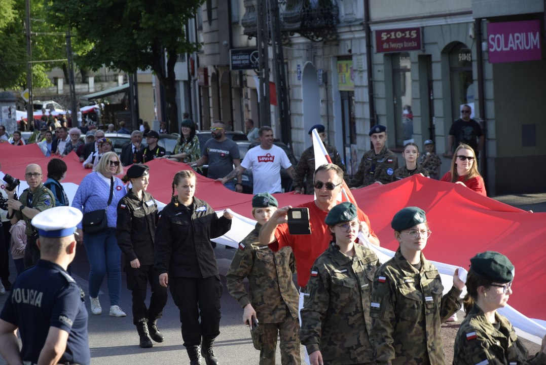 Nasze 400 metrów - najdłuższa flaga w województwie łódzkim