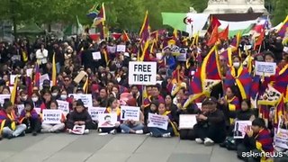 Francia, protesta dei tibetani contro la visita di Xi Jinping