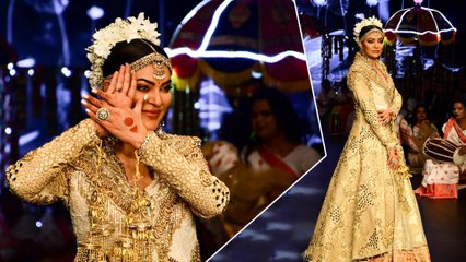 Sushmita Sen Graces The Bombay Times Fashion Week Event In Her Glittery Golden Gorgeous Outfit