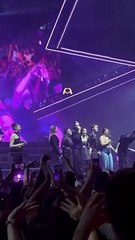 Clara et Marie-Maud sur la scène du Zénith de Paris pour le concert de la Star Academy le 5 mai 2023.