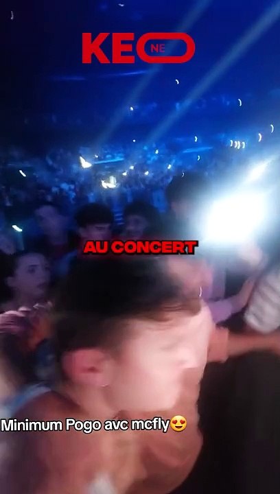 MCFLY FAIT DES POGOS AU CONCERT DE ZOLA DANS LA FOSSE !