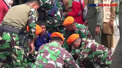 Terjebak Tanah Longsor, Warga Dievakuasi Helikopter TNI/Polri di Luwu