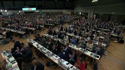 Merz verurteilt Angriffe auf Politiker scharf